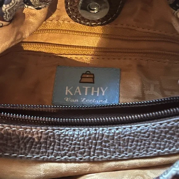 Kathy Van Zeeland beautiful paisley purse. - Picture 6 of 6